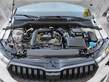 Škoda Kamiq Monte Carlo TSI in Moon-Weiß Metallic