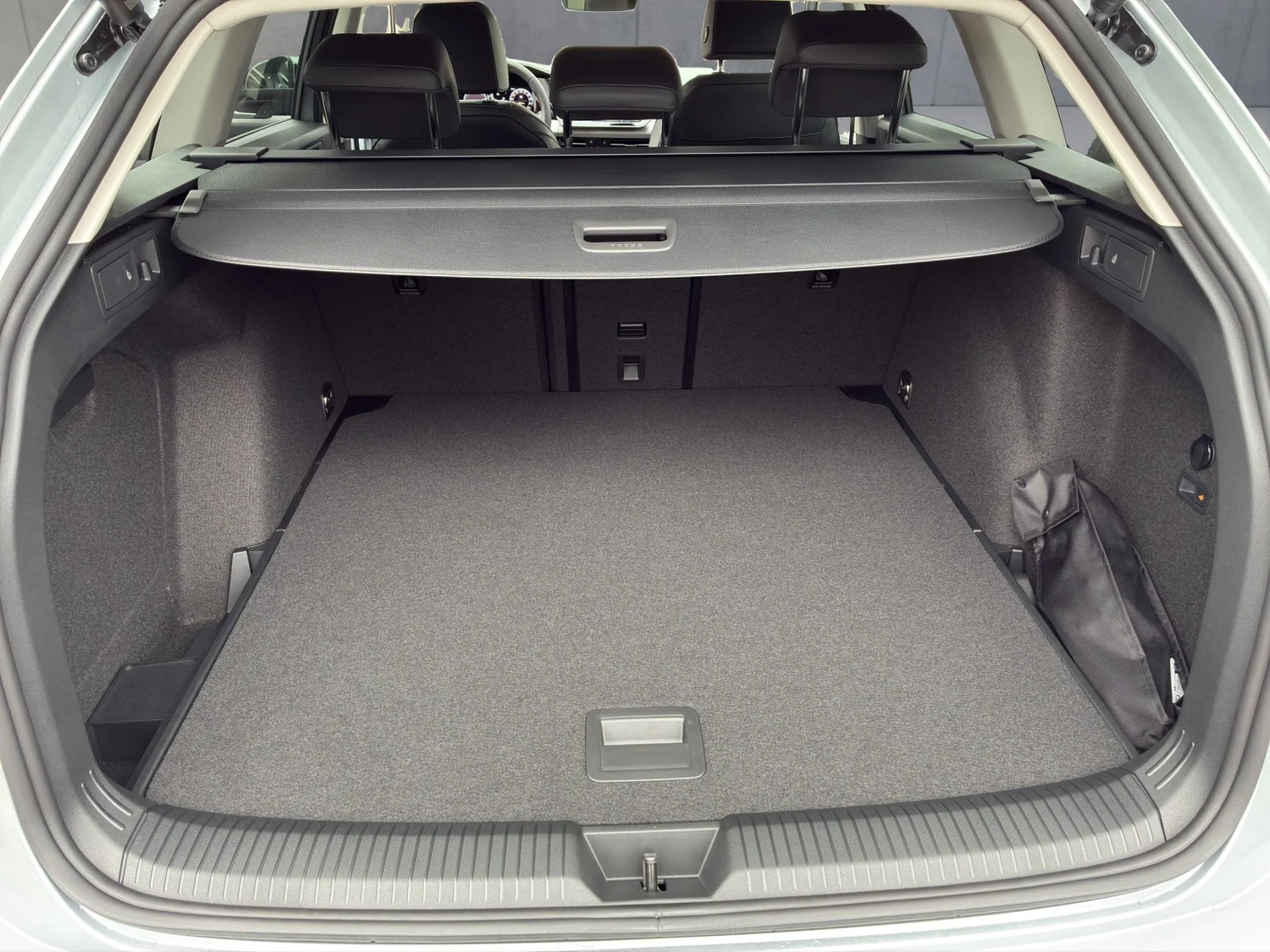 Bild eines VW Golf Variant Business TDI DSG