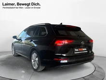 VW Golf Variant Life mHeV DSG in Grenadillschwarz Metallic