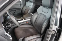 Audi Q7 55 TFSI e quattro S line in daytonagrau perleffekt