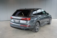 Audi Q7 55 TFSI e quattro S line in daytonagrau perleffekt