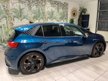 CUPRA Born 58 150kW/204PS in Lava-Blau