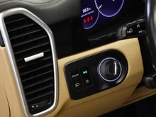 Porsche Cayenne E-Hybrid III in quarzitgraumetallic