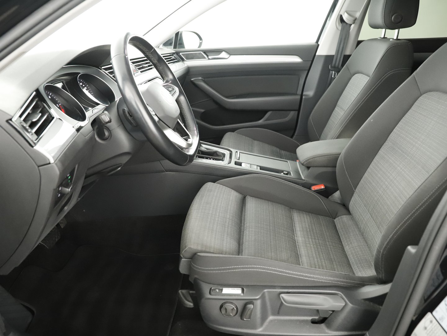 VW Passat Variant Business TDI DSG | Bild 4 von 19