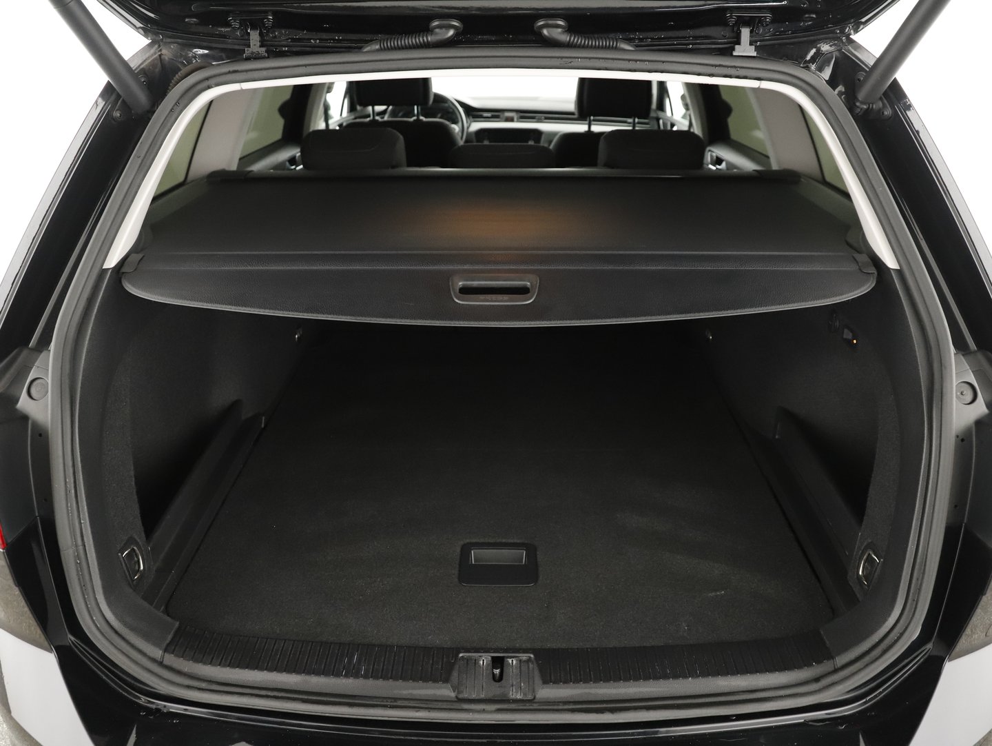 VW Passat Variant Business TDI DSG | Bild 14 von 19