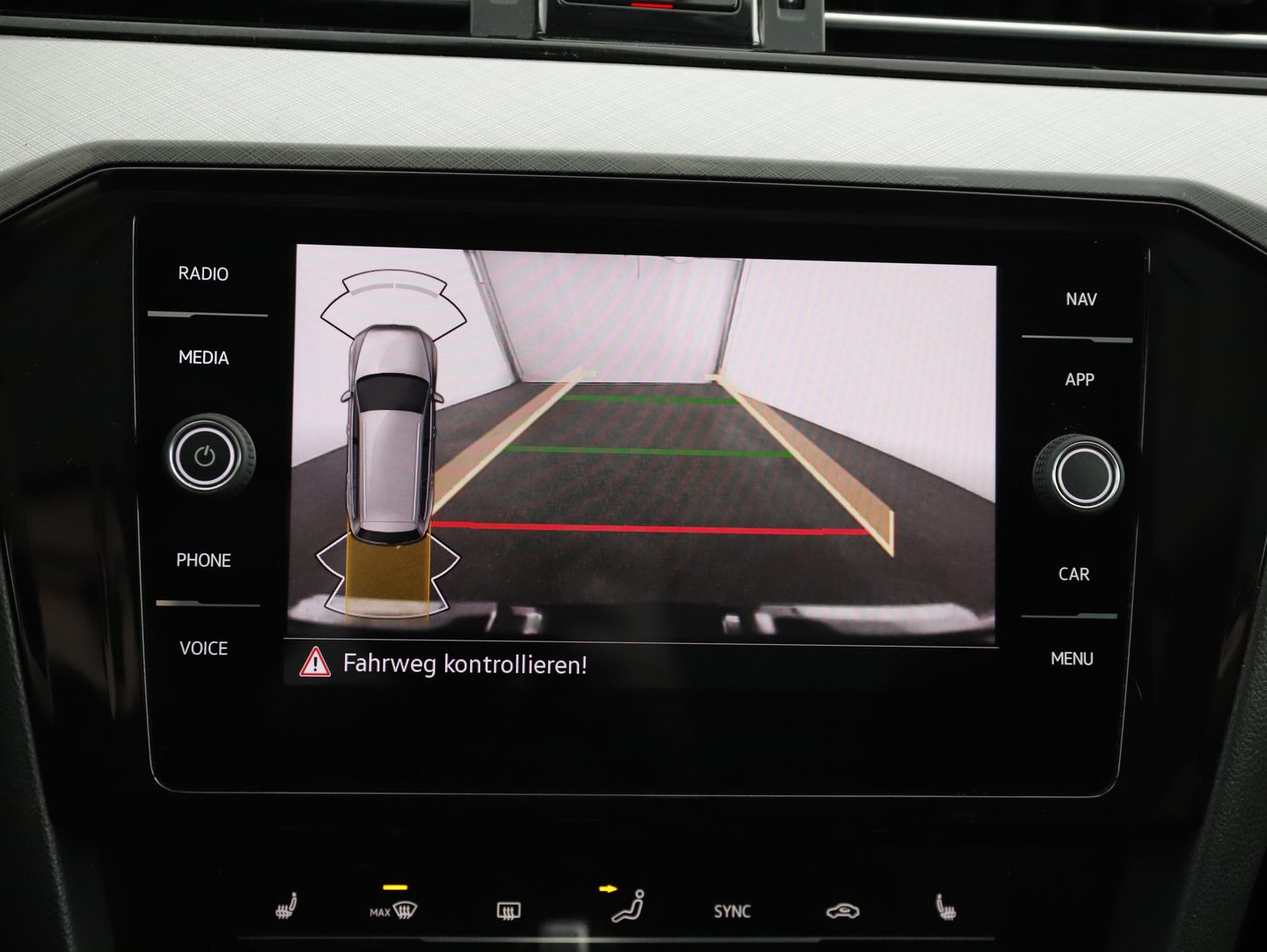 VW Passat Variant Business TDI DSG | Bild 11 von 19