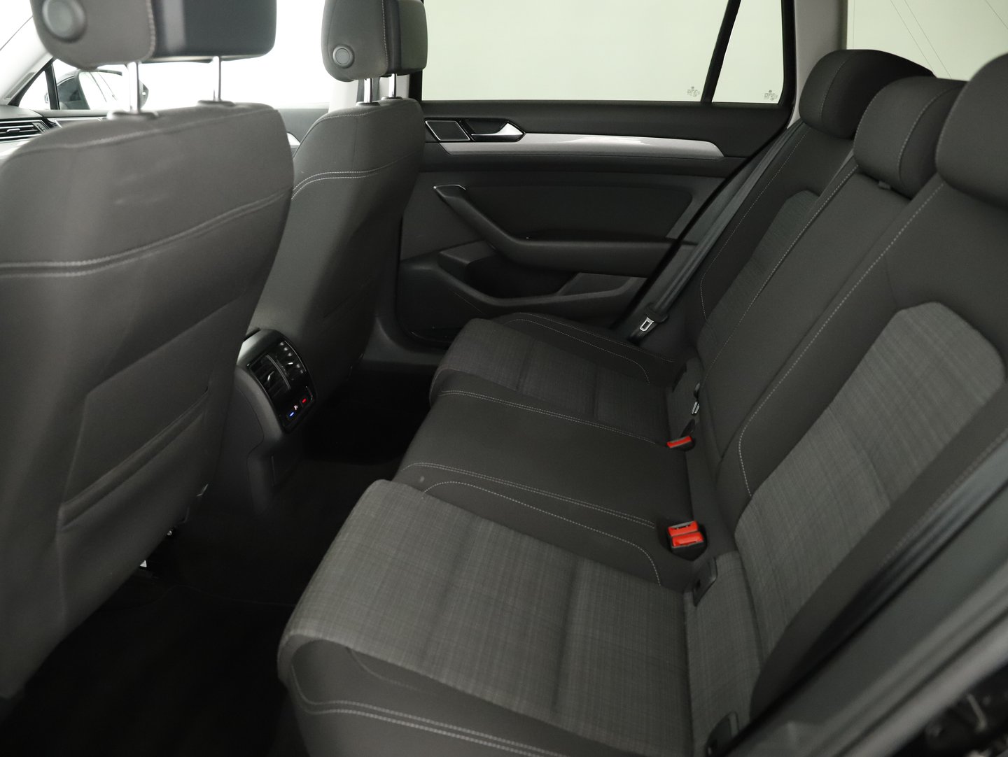 VW Passat Variant Business TDI DSG | Bild 12 von 19