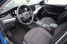 Škoda Octavia Combi Ambition TDI DSG in Race-Blau Metallic