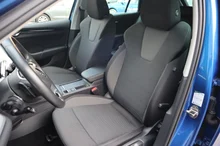Škoda Octavia Combi Ambition TDI DSG in Race-Blau Metallic