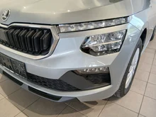 Škoda Kamiq Essence TSI DSG in Smokey Diamond-Silber Metallic