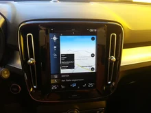 Volvo XC40 T3 Momentum Pro Geartronic in blau