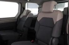 VW Multivan eHybrid 180 kW 4MOTION in Deepblack Perleffekt