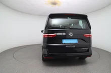 VW Multivan eHybrid 180 kW 4MOTION in Deepblack Perleffekt