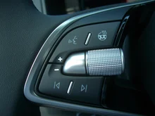 Škoda Karoq Selection TSI in Graphit-Grau Metallic