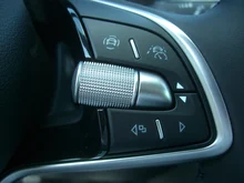 Škoda Karoq Selection TSI in Graphit-Grau Metallic