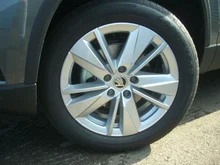 Škoda Karoq Selection TSI in Graphit-Grau Metallic