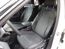 VW T-Roc Style eTSI DSG in Pure White Dach Black Uni