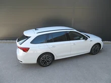 Škoda Octavia Combi Sportline TDI DSG in Moon-Weiß Metallic