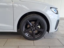 Thumbnail-Foto von Fahrzeug