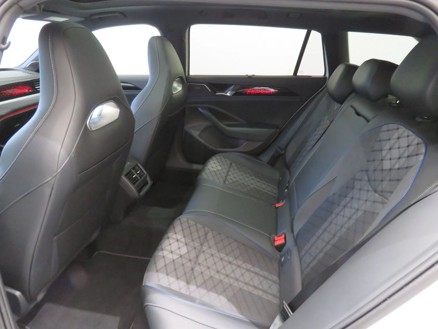 Bild eines Passat Variant R-Line TDI 4MOTION DSG