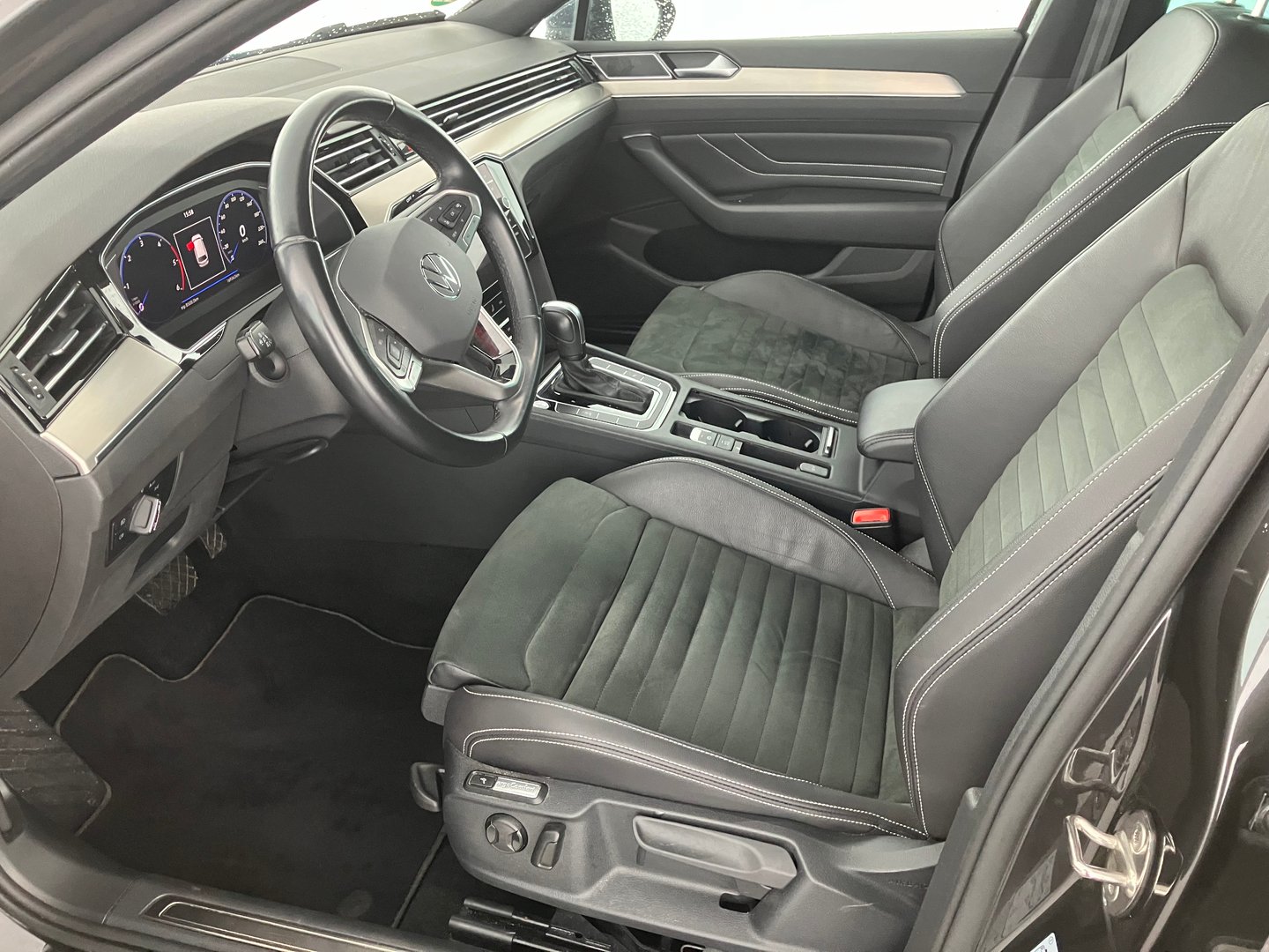 VW Passat Variant Elegance TDI DSG | Bild 3 von 15