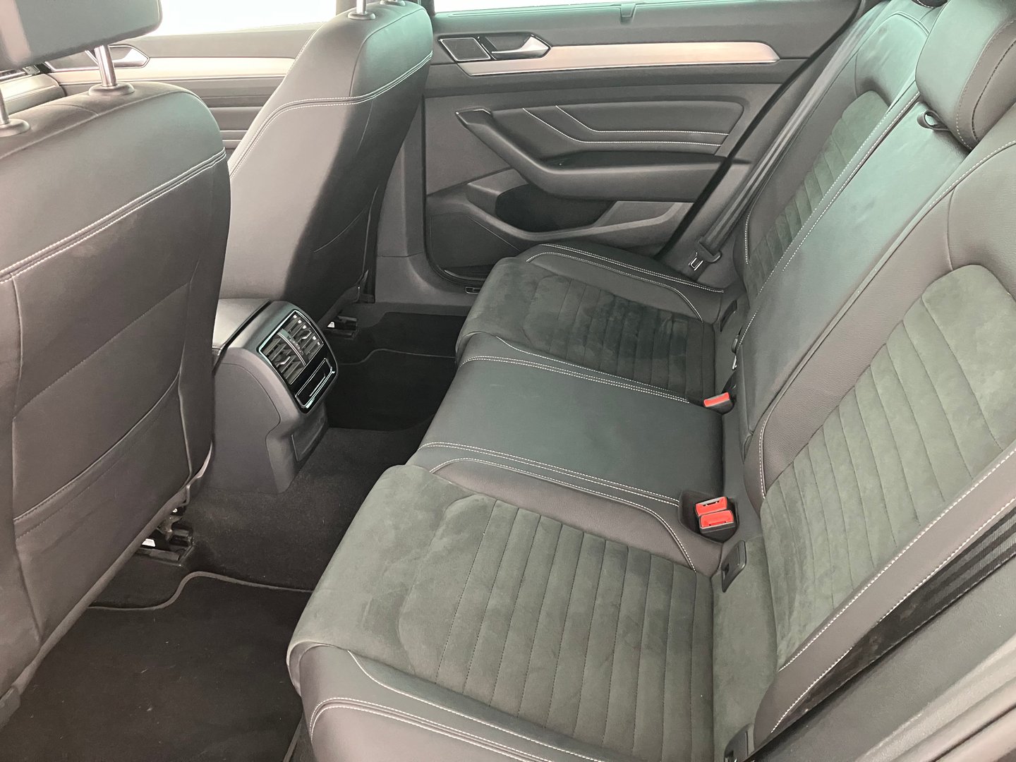 VW Passat Variant Elegance TDI DSG | Bild 11 von 15