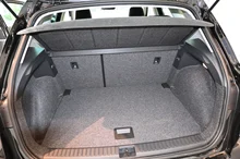SEAT Arona Reference Edition 1.0 TSI in Nacht-Schwarz Metallic