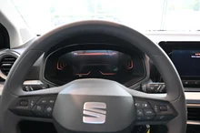 SEAT Arona Reference Edition 1.0 TSI in Nacht-Schwarz Metallic