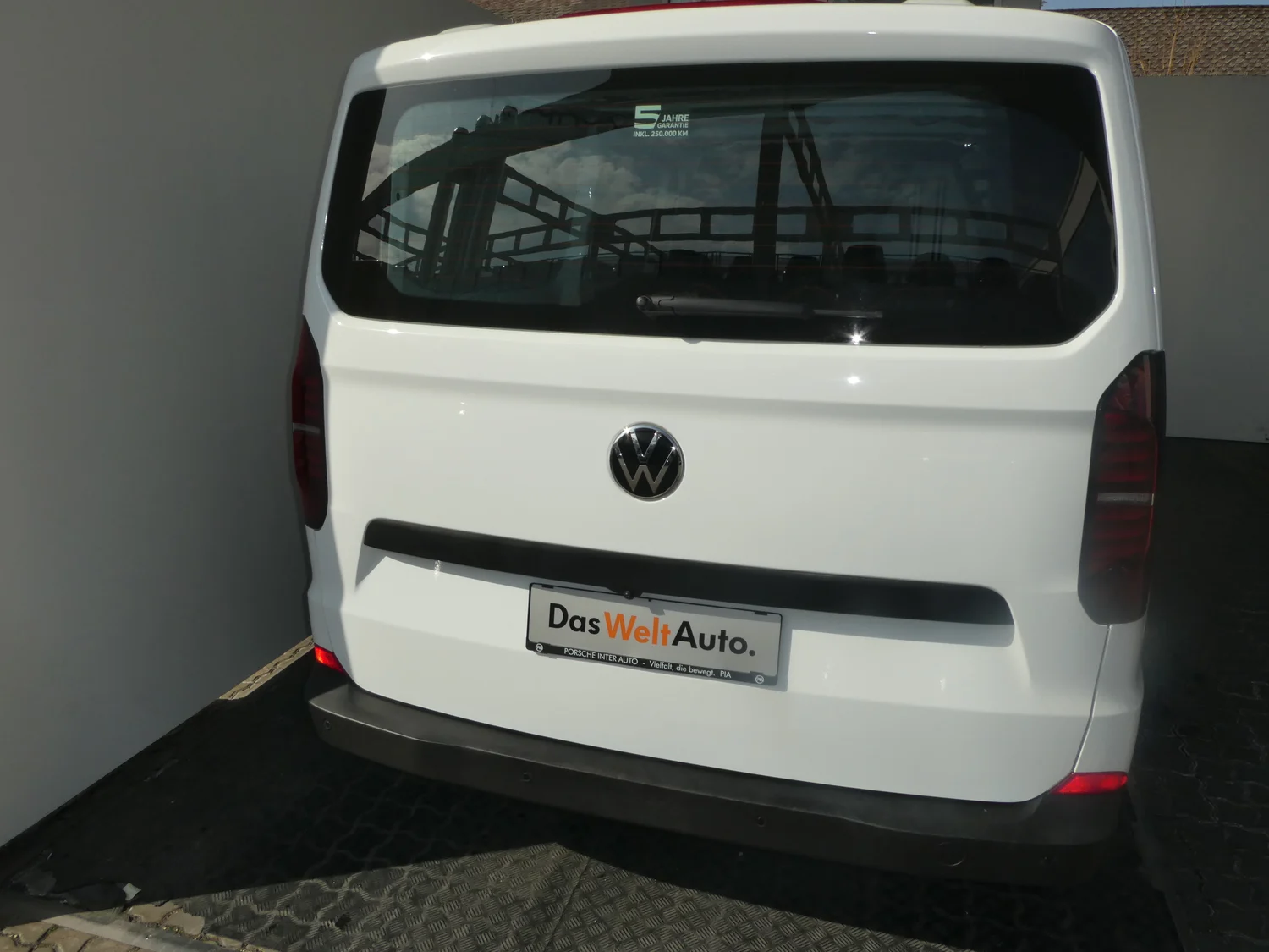 Bild eines VW Transporter Kastenwagen LR TDI