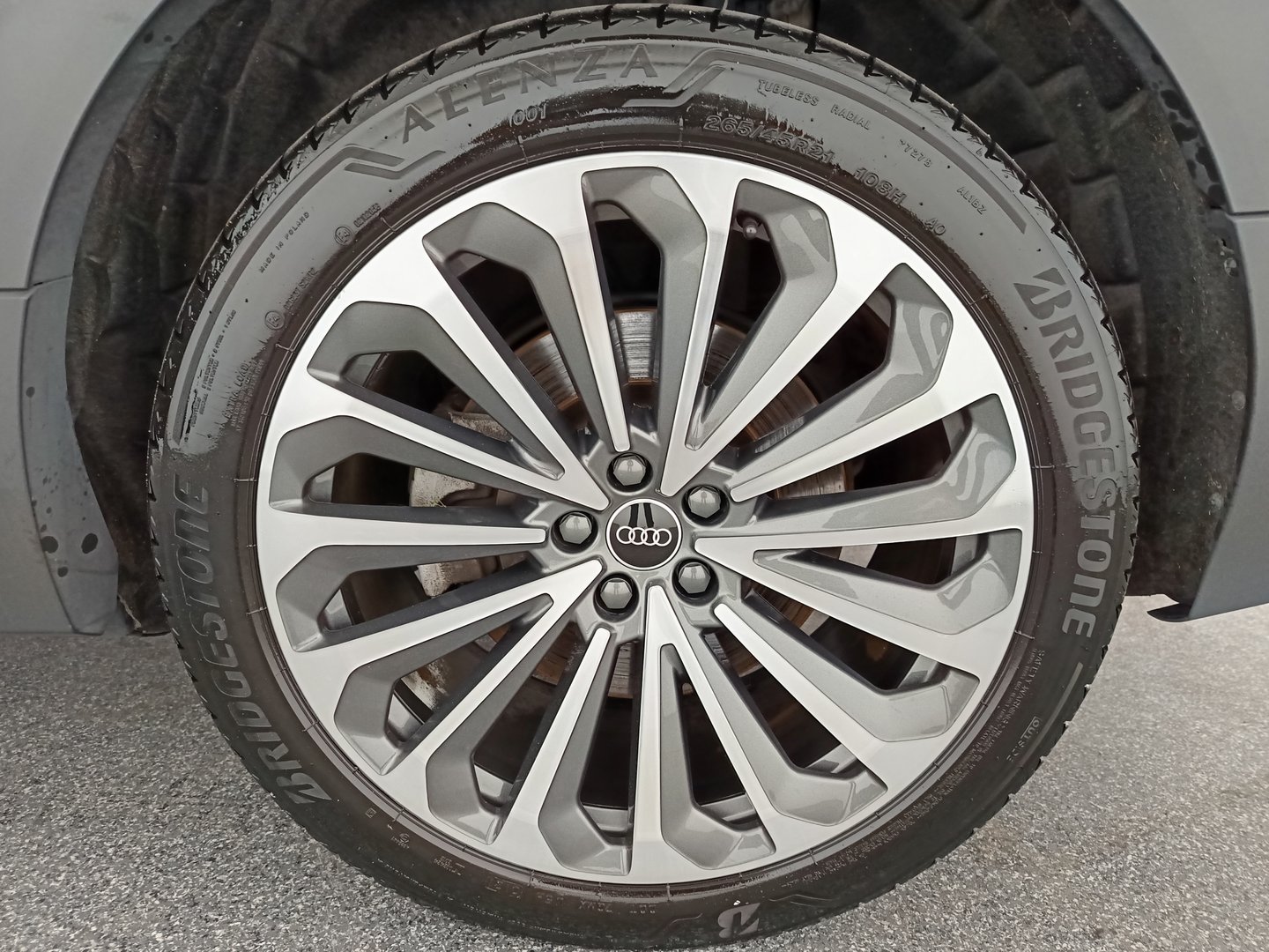 Audi e-tron 55 quattro 300 kW Business | Bild 9 von 32