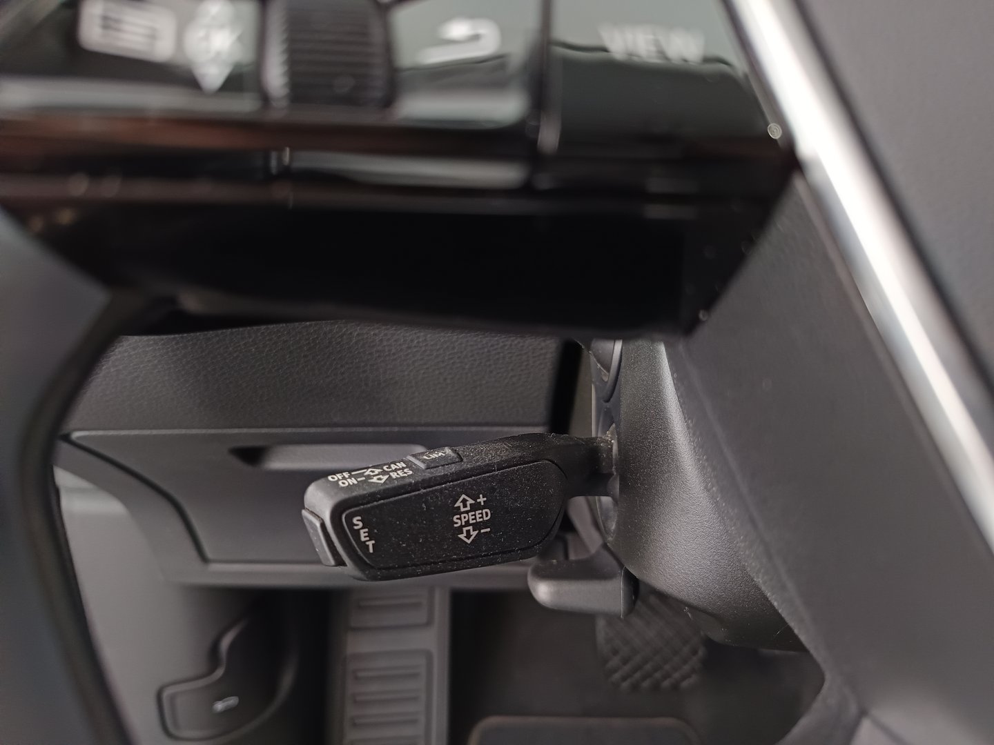 Audi e-tron 55 quattro 300 kW Business | Bild 17 von 32