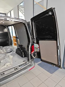 VW Kastenwagen Transporter Kastenwagen TDI in deepblack perleffekt