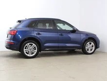 Audi Q5 45 TFSI quattro S line in 2D Navarrablau Metallic