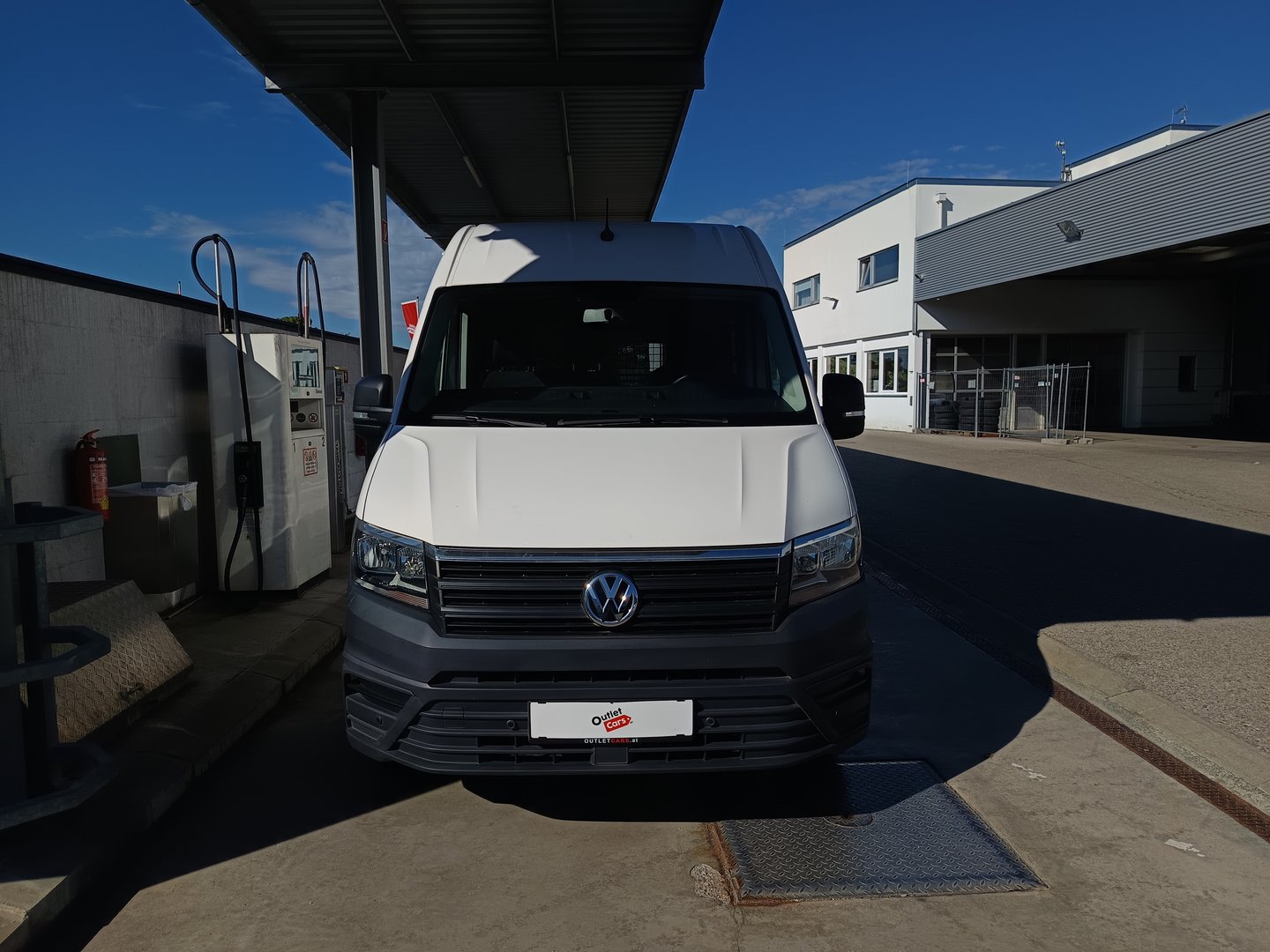 VW Crafter 35 Kastenwagen L4H3 TDI | Bild 2 von 24