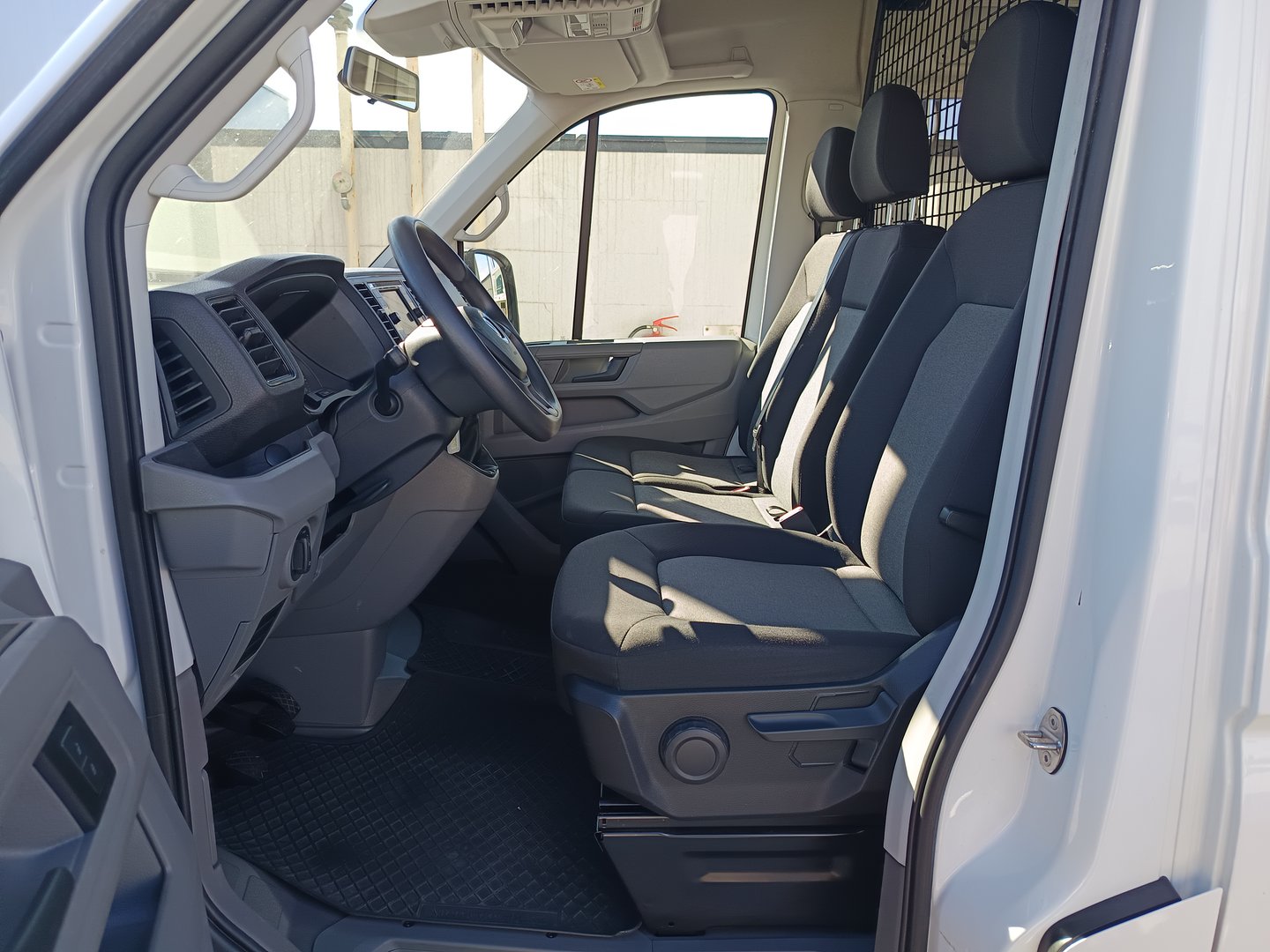 VW Crafter 35 Kastenwagen L4H3 TDI | Bild 11 von 24