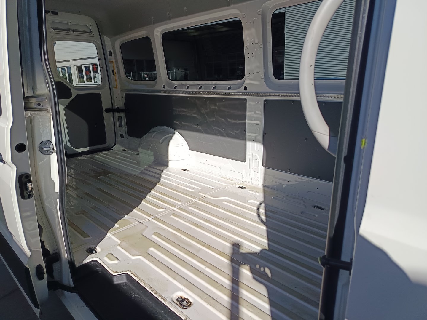 VW Crafter 35 Kastenwagen L4H3 TDI | Bild 21 von 24