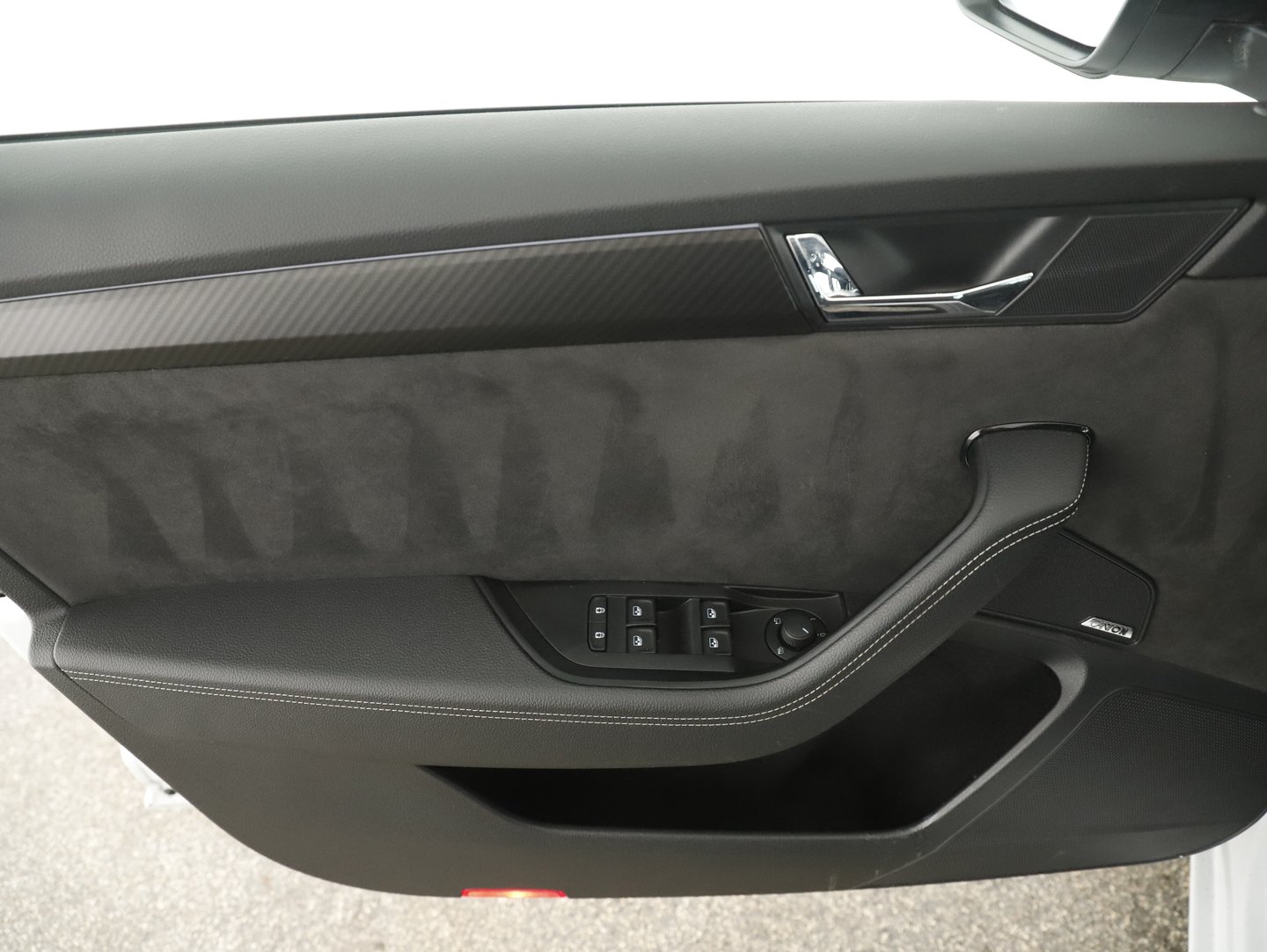 Škoda SUPERB Combi iV SPORTLINE DSG | Bild 4 von 22