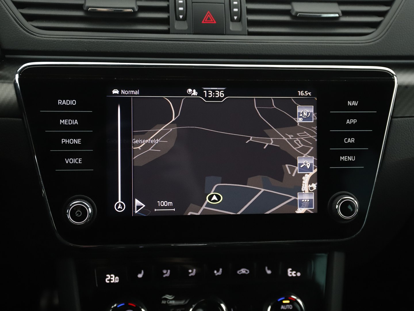 Škoda SUPERB Combi iV SPORTLINE DSG | Bild 13 von 22