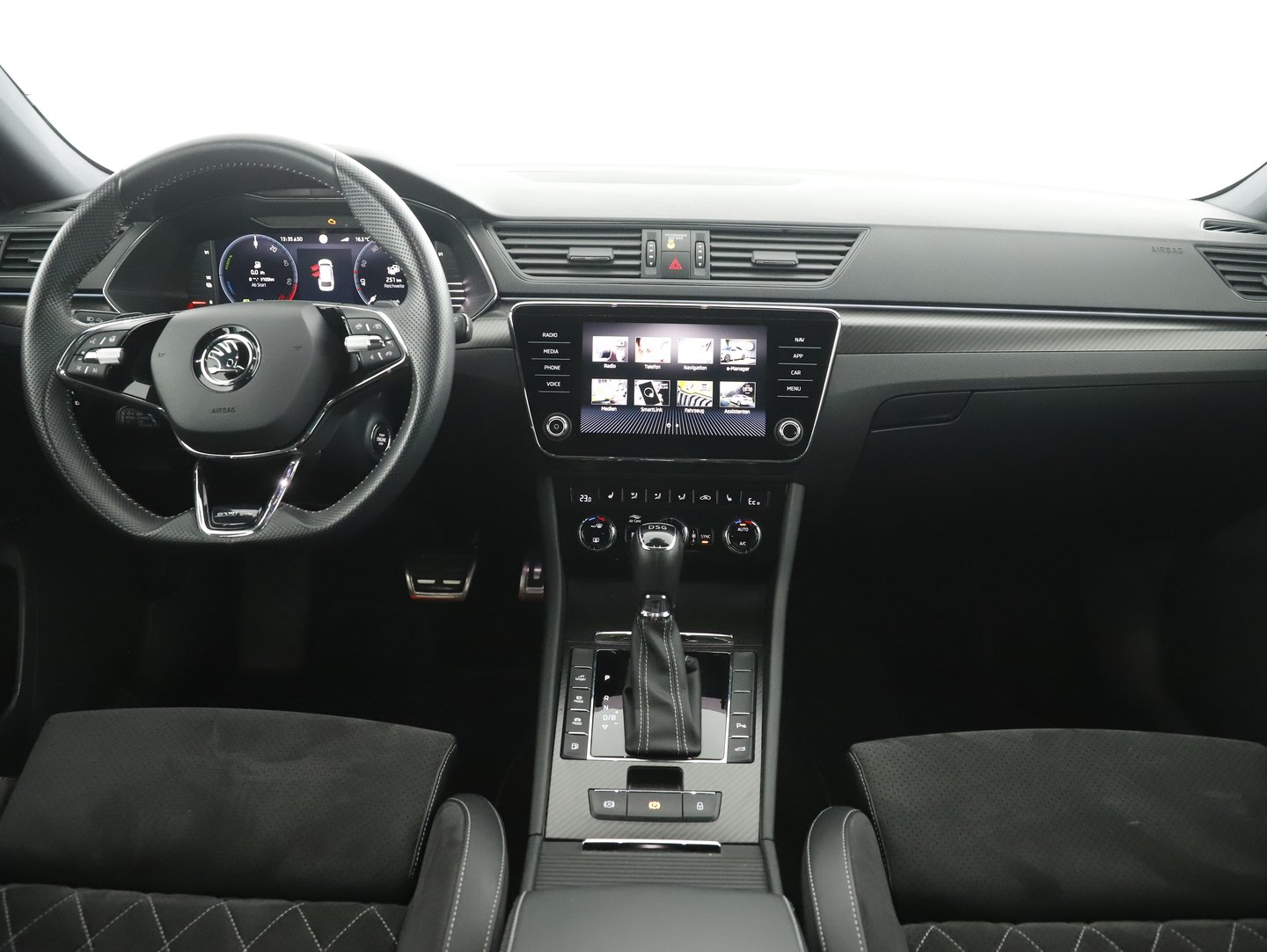 Škoda SUPERB Combi iV SPORTLINE DSG | Bild 6 von 22