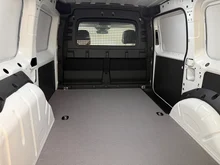 VW Caddy Cargo Maxi TDI 4MOTION in Candyweiß