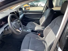 VW Golf Variant Life mHeV DSG in Grenadillschwarz Metallic