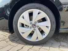 VW Golf Variant Life mHeV DSG in Grenadillschwarz Metallic