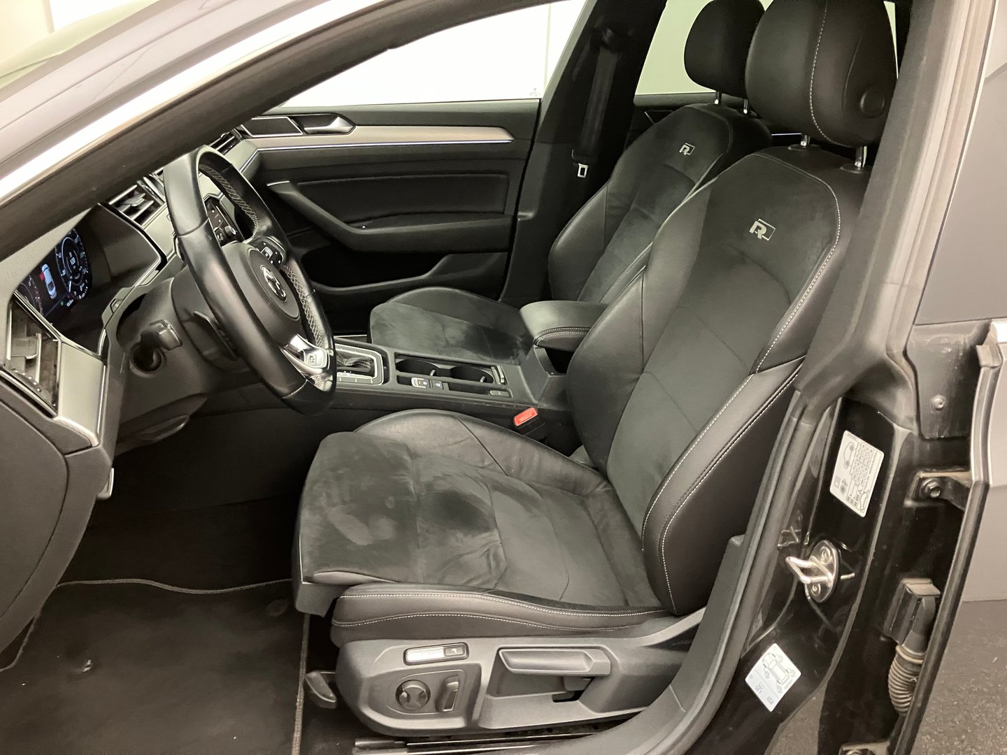 VW Arteon R-Line TSI ACT OPF DSG | Bild 11 von 33