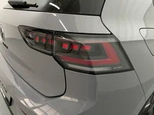 VW Golf Sport mHEV TSI DSG in Mondsteingrau Dach schwarz
