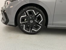 VW Golf Sport mHEV TSI DSG in Mondsteingrau Dach schwarz