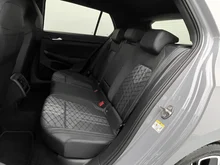 VW Golf Sport mHEV TSI DSG in Mondsteingrau Dach schwarz