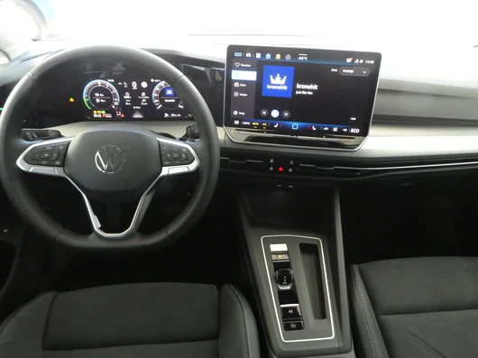 Bild eines VW Golf Rabbit eHybrid DSG 150 kW
