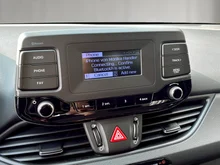 Hyundai i30 Trend in dunkelbraun - metallic