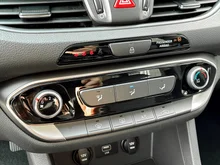 Hyundai i30 Trend in dunkelbraun - metallic
