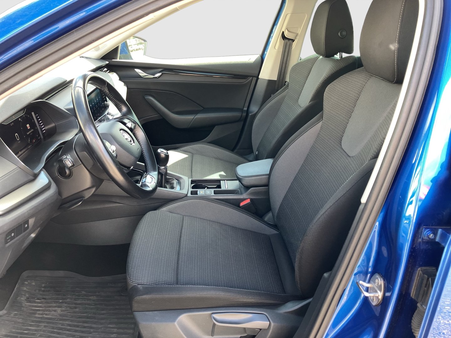 Škoda OCTAVIA Combi Business TDI | Bild 9 von 24
